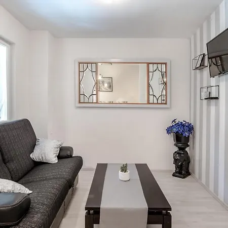 Heavenly Corner Apartment *