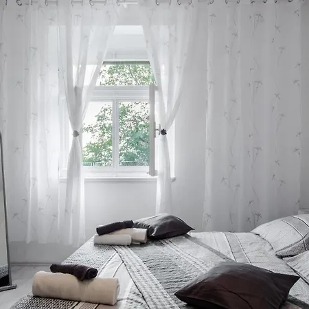 Heavenly Corner 아파트 스플리트